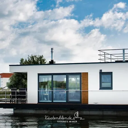 Сasa de vacaciones Floatinghouse Dory *