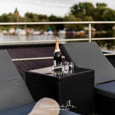 Floatinghouse Dory Ribnitz-Damgarten